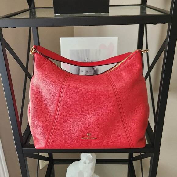 MICHAEL KORS BAG FOR SALE - Picture 5 of 5